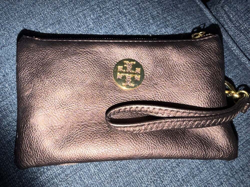 Tory Burch Metallic Bronze Leather Triple Zip Wristlet Clutch

******£ THERE IS